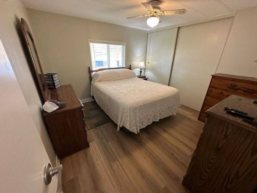 581 Lake Henry Drive a Winter Haven, FL Mobile or Manufactured Home for Sale